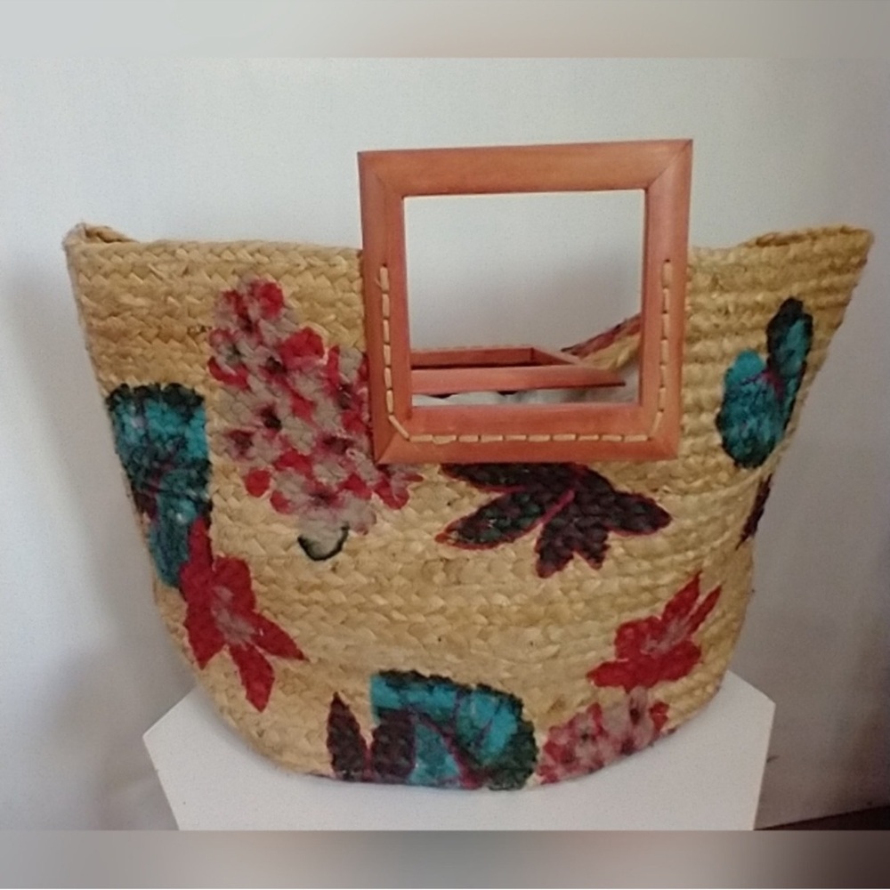 Antik Kraft Straw Tote with Turquoise, Red, Pink Floral Accents - Picture 5 of 6